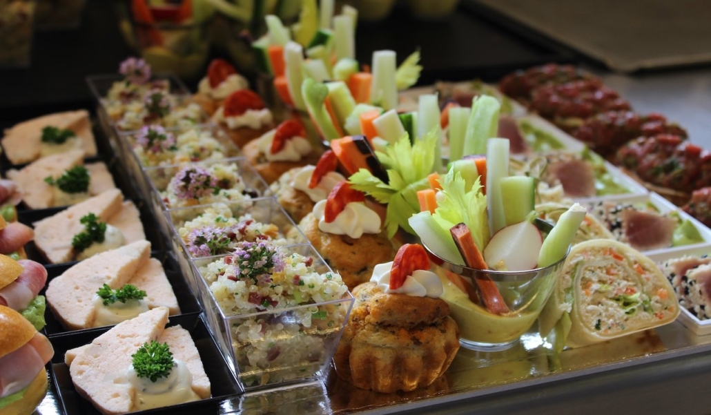 Quelques uns des plus beaux menus de fête des Mères à emporter - Bythelake FR